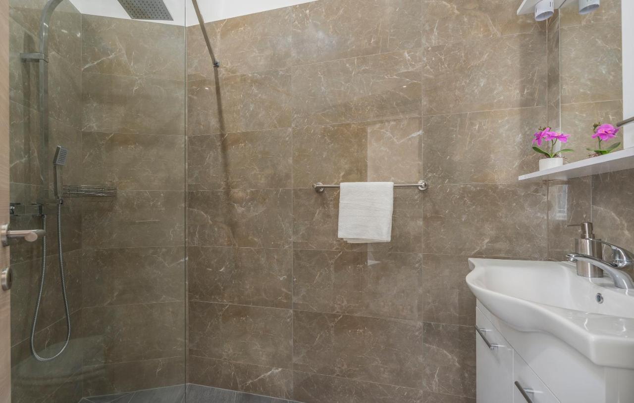 Roberto rooms Porec Esterno foto