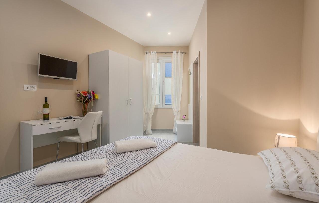 Roberto rooms Porec Esterno foto
