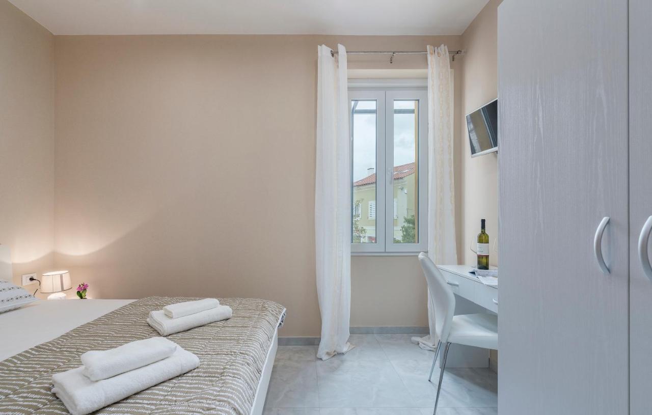Roberto rooms Porec Esterno foto