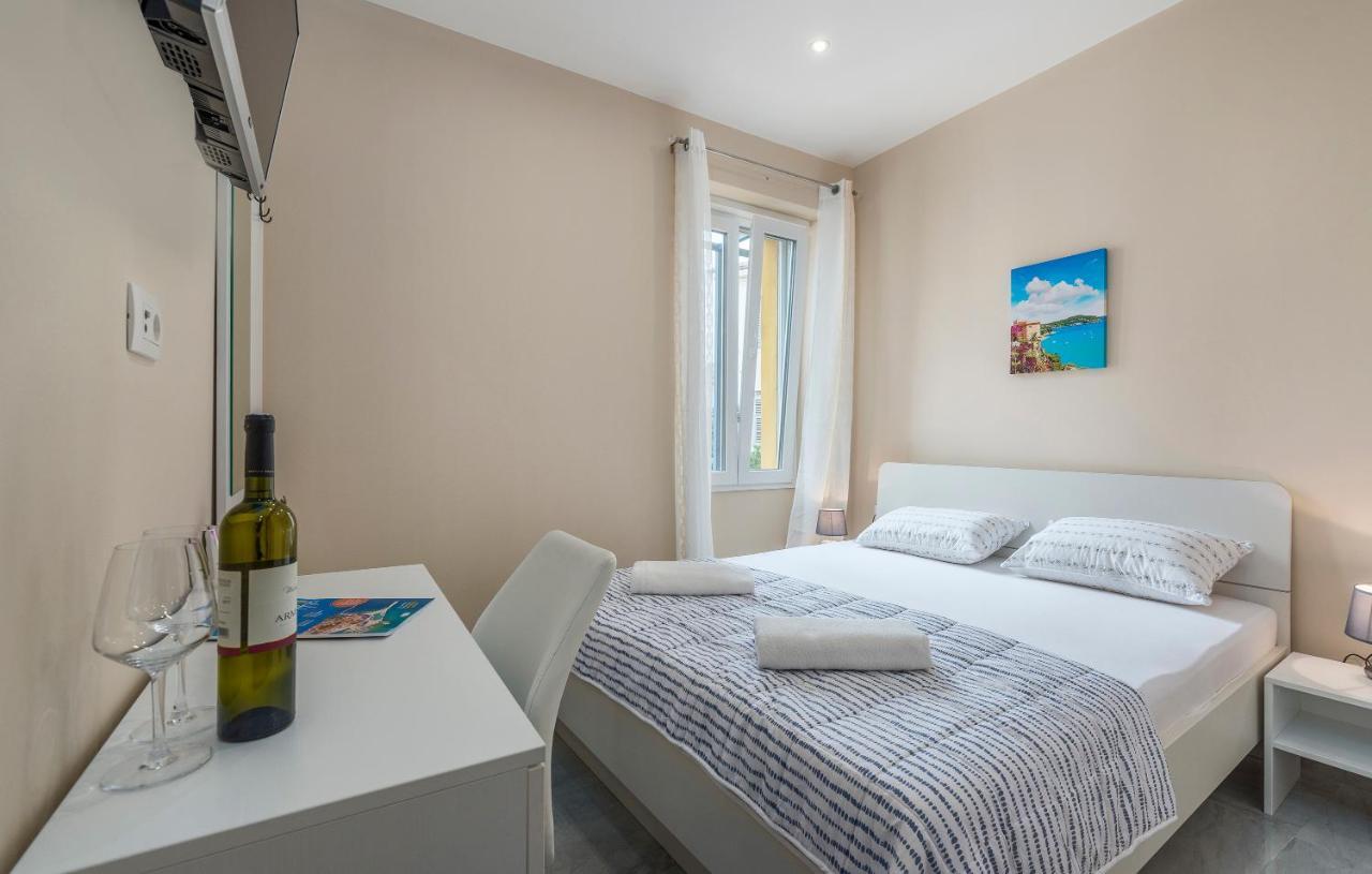 Roberto rooms Porec Esterno foto