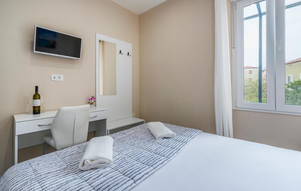 Roberto rooms Porec Esterno foto