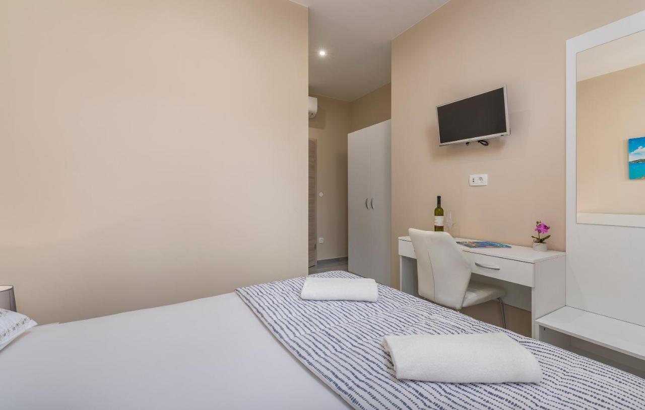 Roberto rooms Porec Esterno foto